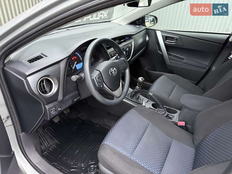 Хэтчбек Toyota Auris 2014 в Виннице