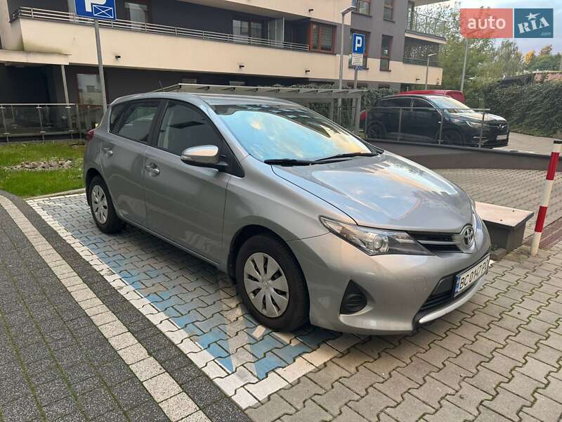 Toyota Auris 2013