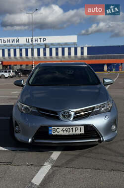 Хэтчбек Toyota Auris 2013 в Львове