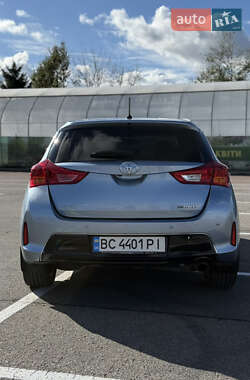 Хэтчбек Toyota Auris 2013 в Львове