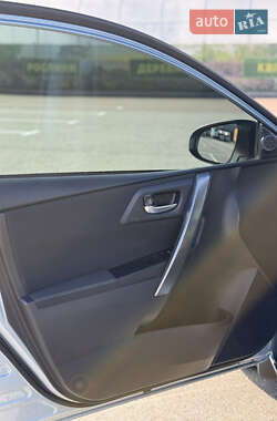 Хэтчбек Toyota Auris 2013 в Львове