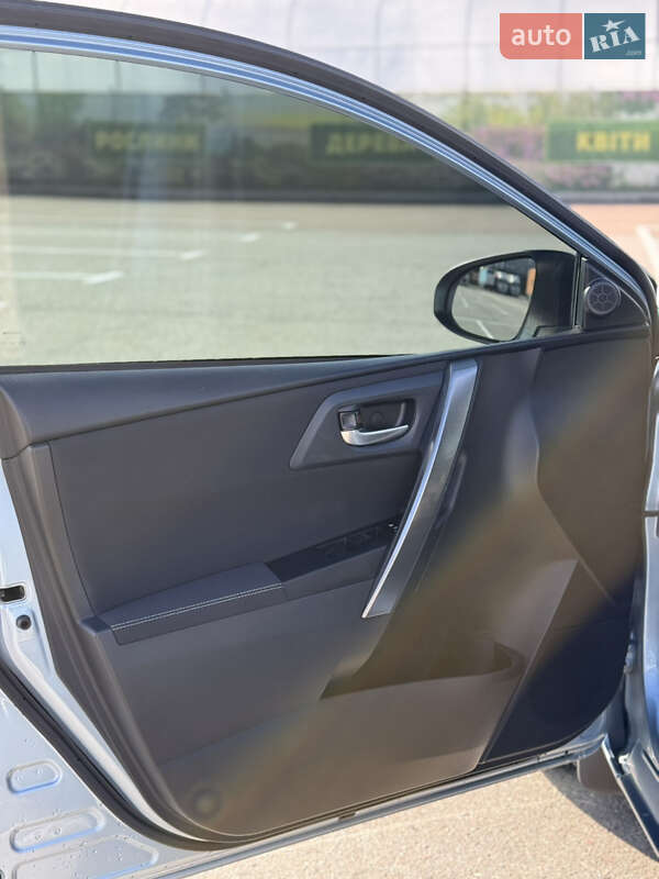 Хэтчбек Toyota Auris 2013 в Львове фото 11 Хэтчбек Toyota Auris 2013 в Львове