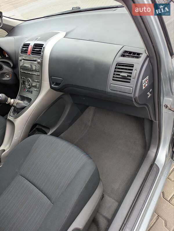 Хэтчбек Toyota Auris 2008 в Киеве