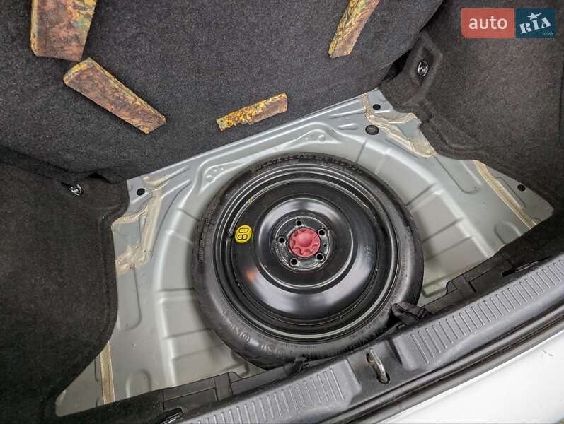 Хэтчбек Toyota Auris 2008 в Киеве