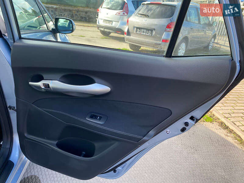 Хэтчбек Toyota Auris 2011 в Ровно фото 35 Хэтчбек Toyota Auris 2011 в Ровно