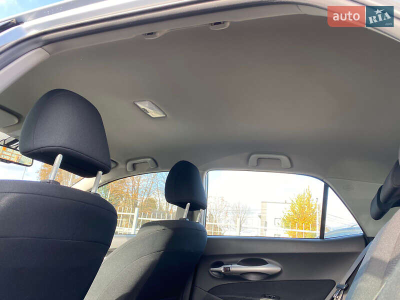 Хэтчбек Toyota Auris 2011 в Ровно фото 46 Хэтчбек Toyota Auris 2011 в Ровно
