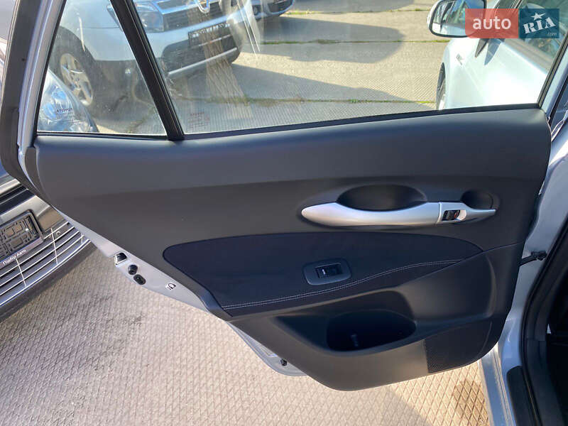 Хэтчбек Toyota Auris 2011 в Ровно фото 54 Хэтчбек Toyota Auris 2011 в Ровно