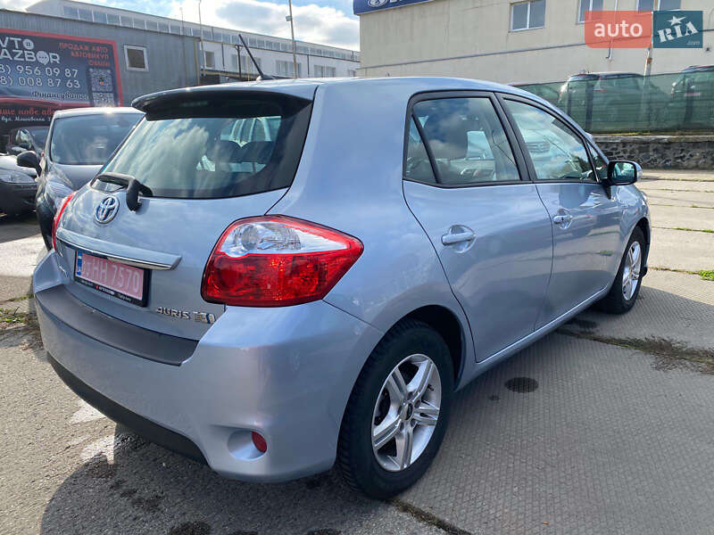 Хэтчбек Toyota Auris 2011 в Ровно фото 75 Хэтчбек Toyota Auris 2011 в Ровно