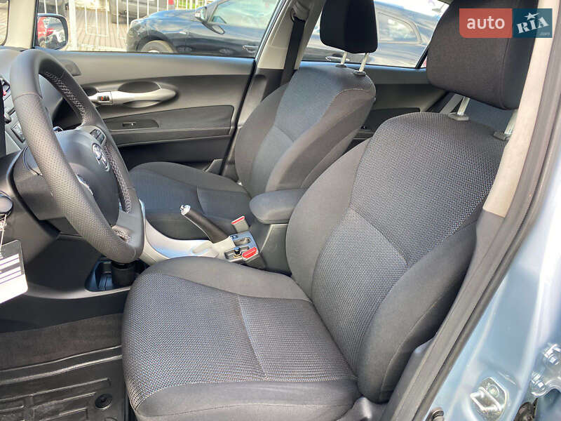 Хэтчбек Toyota Auris 2011 в Ровно фото 86 Хэтчбек Toyota Auris 2011 в Ровно