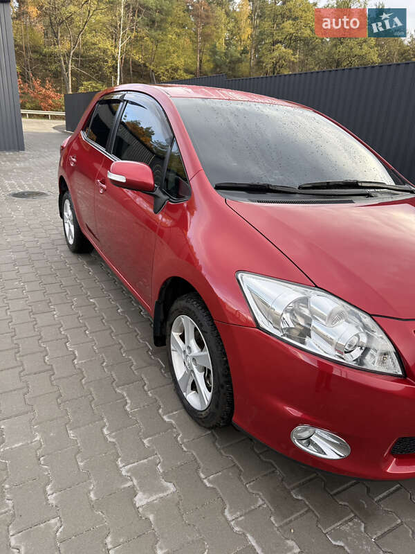 Хэтчбек Toyota Auris 2012 в Киеве