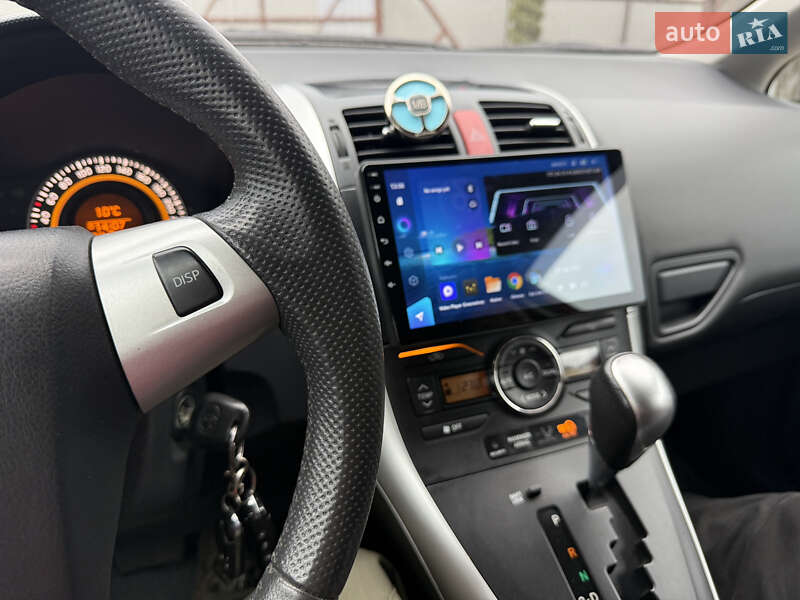 Хэтчбек Toyota Auris 2012 в Киеве