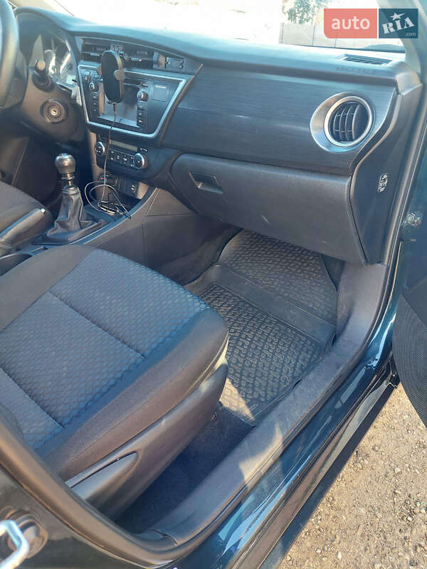 Хетчбек Toyota Auris 2013 в Стрию