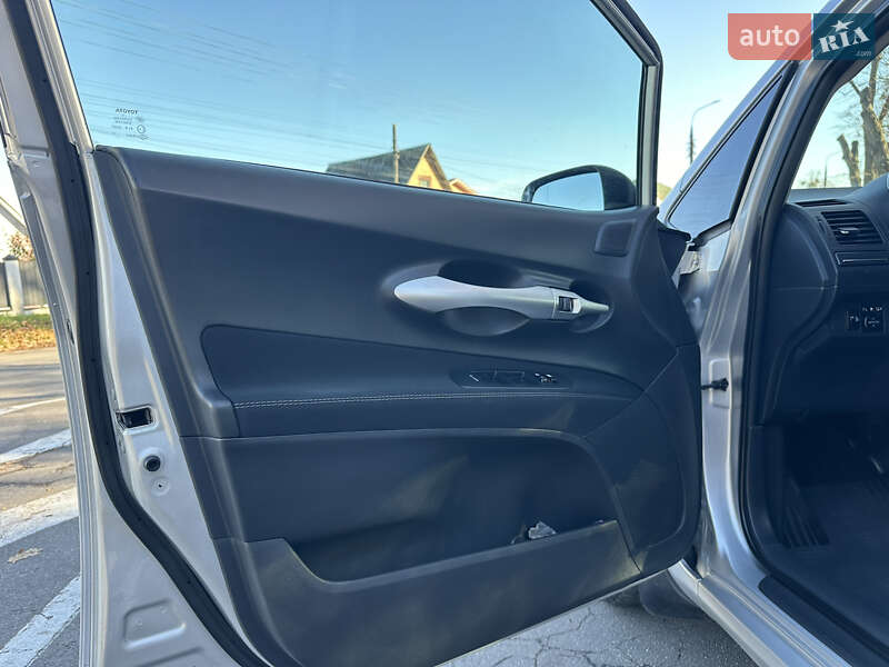 Хэтчбек Toyota Auris 2012 в Виннице фото 26 Хэтчбек Toyota Auris 2012 в Виннице