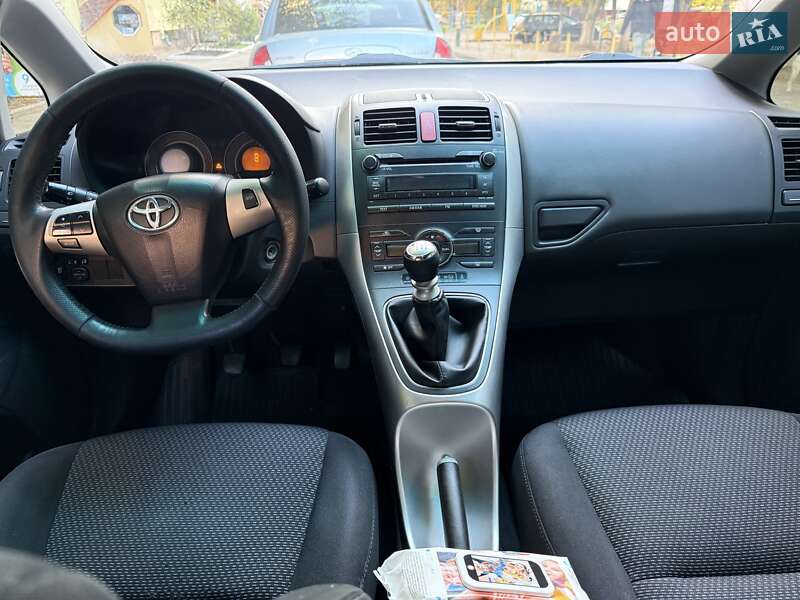 Хэтчбек Toyota Auris 2011 в Одессе