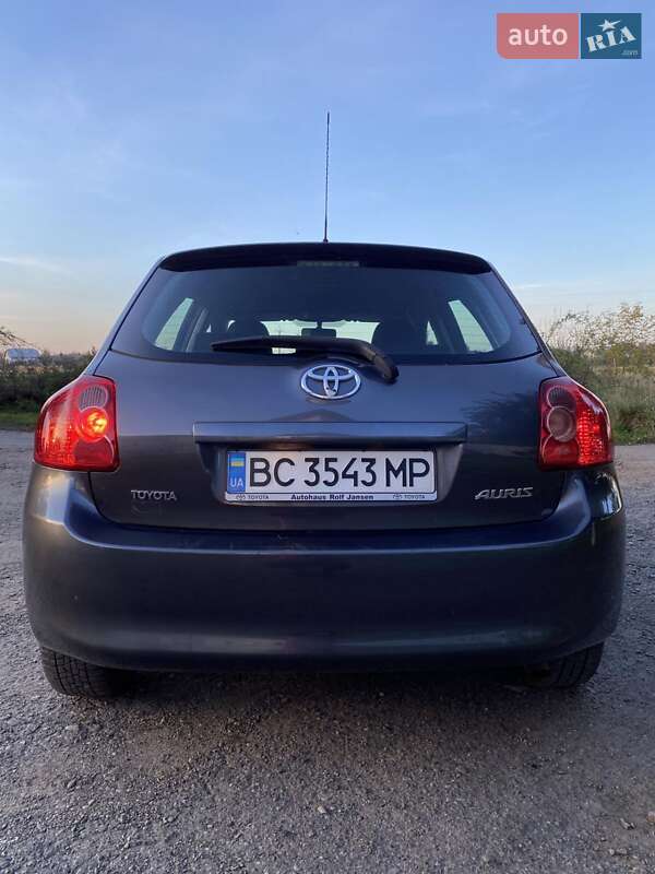 Хэтчбек Toyota Auris 2009 в Стрые