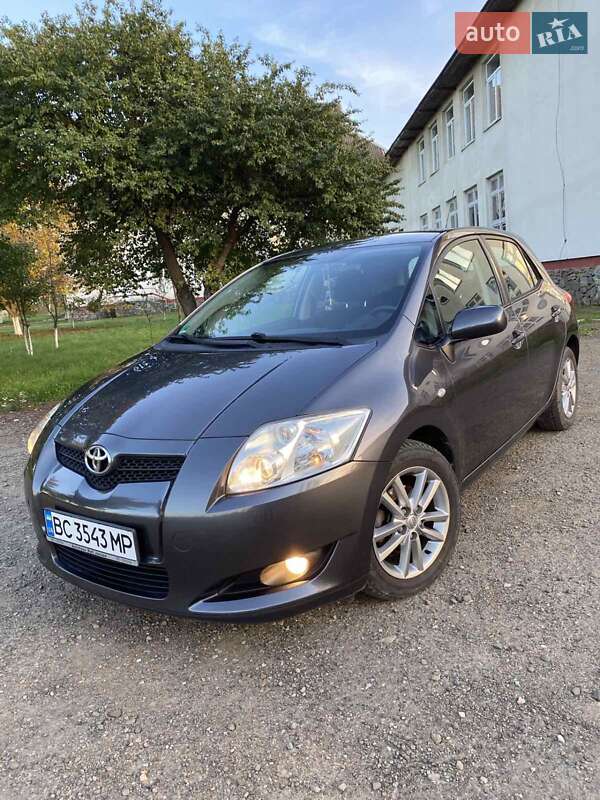 Хэтчбек Toyota Auris 2009 в Стрые