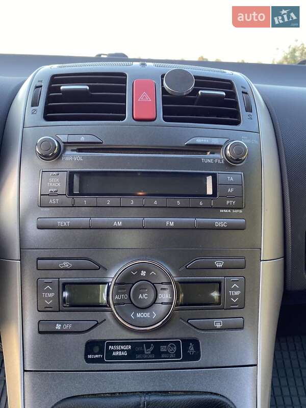 Хэтчбек Toyota Auris 2009 в Стрые