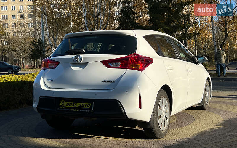 Хэтчбек Toyota Auris 2014 в Львове