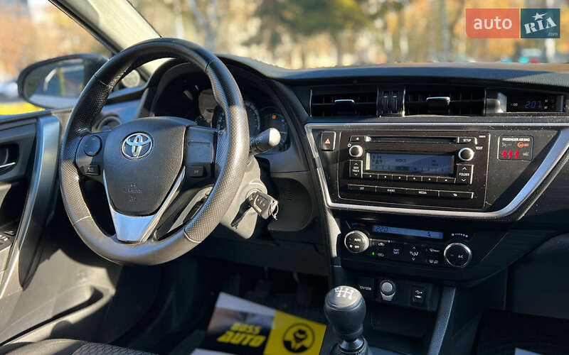 Хэтчбек Toyota Auris 2014 в Львове