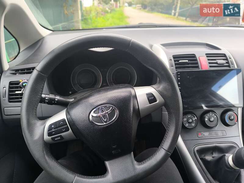 Хэтчбек Toyota Auris 2011 в Хмельницком фото 8 Хэтчбек Toyota Auris 2011 в Хмельницком