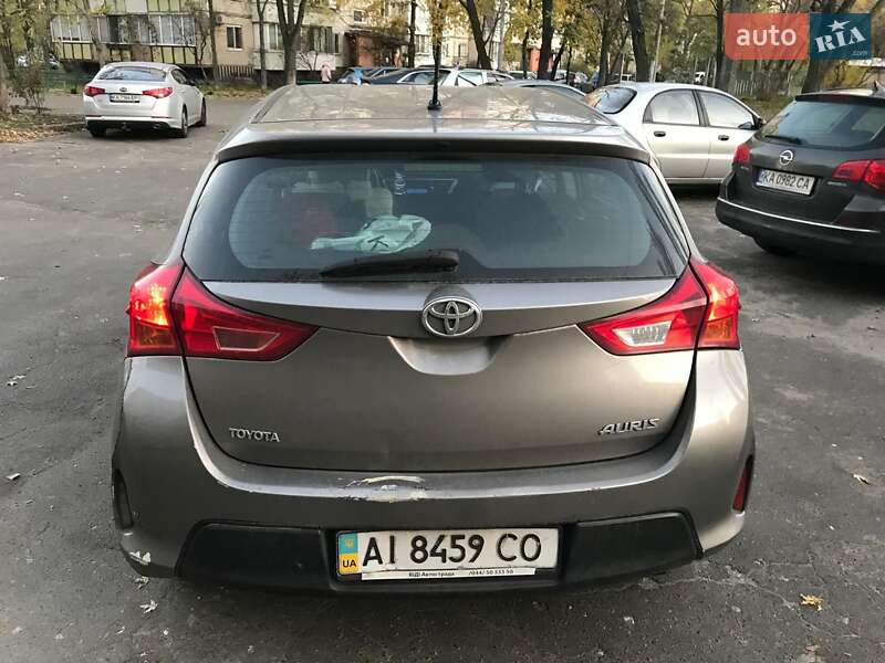 Хэтчбек Toyota Auris 2014 в Киеве фото Хэтчбек Toyota Auris 2014 в Киеве