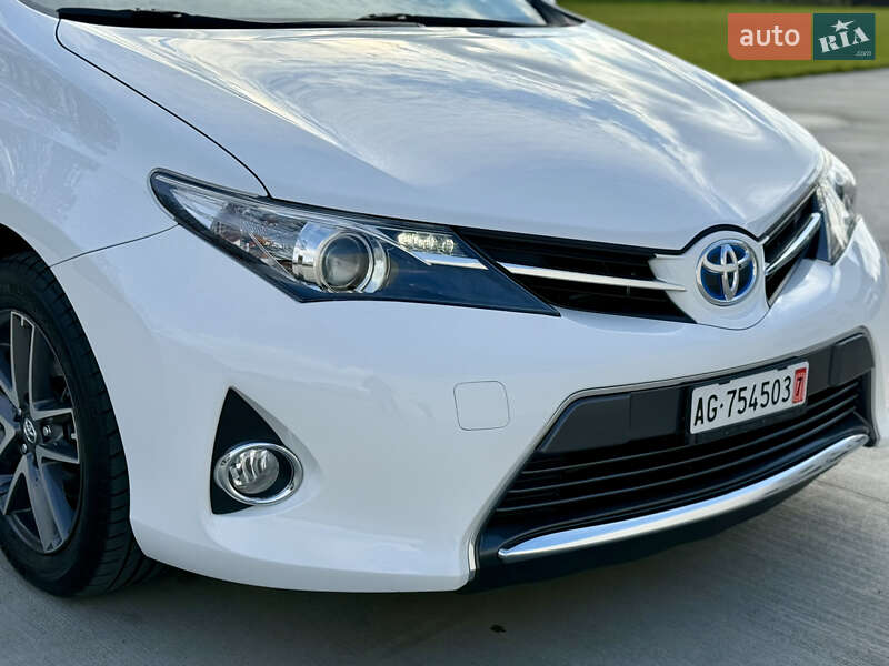 Хэтчбек Toyota Auris 2014 в Луцке