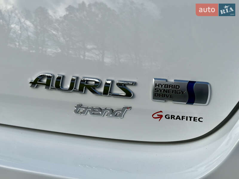 Хэтчбек Toyota Auris 2014 в Луцке