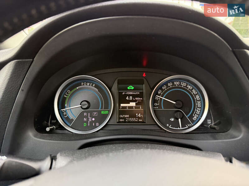 Хэтчбек Toyota Auris 2014 в Луцке