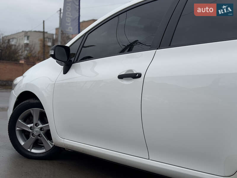Хэтчбек Toyota Auris 2011 в Бердичеве