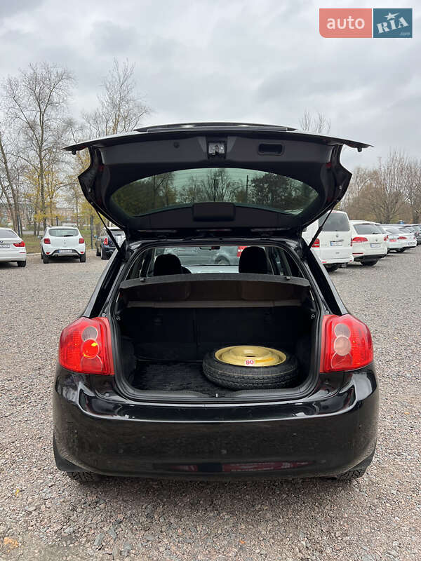 Хэтчбек Toyota Auris 2008 в Черкассах