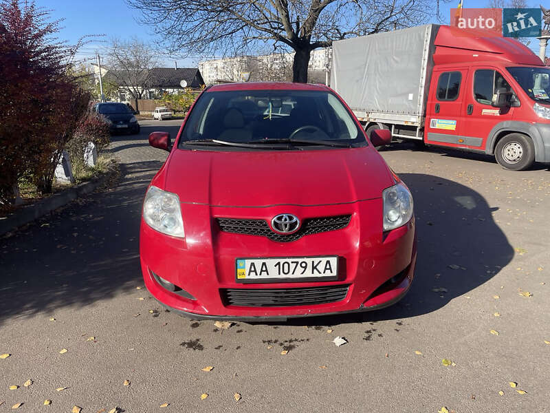 Хэтчбек Toyota Auris 2007 в Киеве
