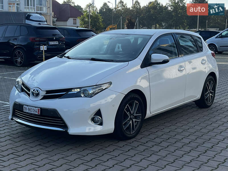 Хэтчбек Toyota Auris 2013 в Луцке фото 3 Хэтчбек Toyota Auris 2013 в Луцке