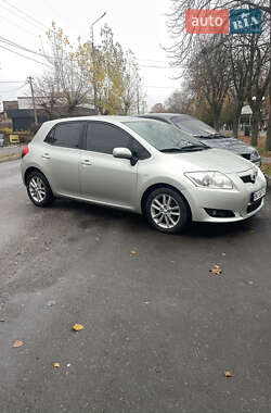 Хетчбек Toyota Auris 2009 в Сарнах