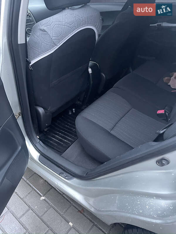 Хэтчбек Toyota Auris 2009 в Сарнах фото 7 Хэтчбек Toyota Auris 2009 в Сарнах