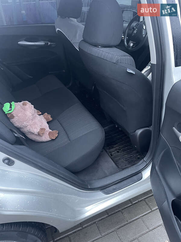 Хэтчбек Toyota Auris 2009 в Сарнах фото 14 Хэтчбек Toyota Auris 2009 в Сарнах