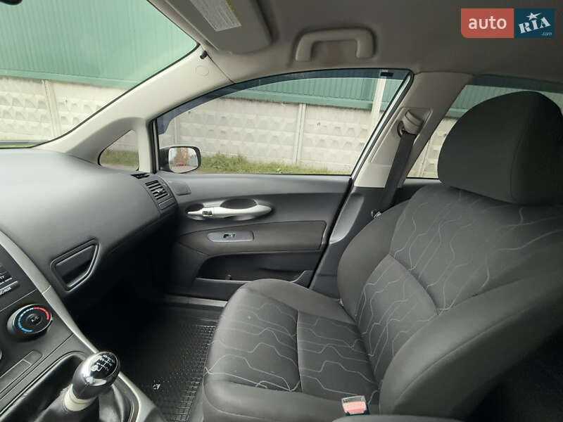 Хетчбек Toyota Auris 2013 в Фастові фото 14 Хетчбек Toyota Auris 2013 в Фастові