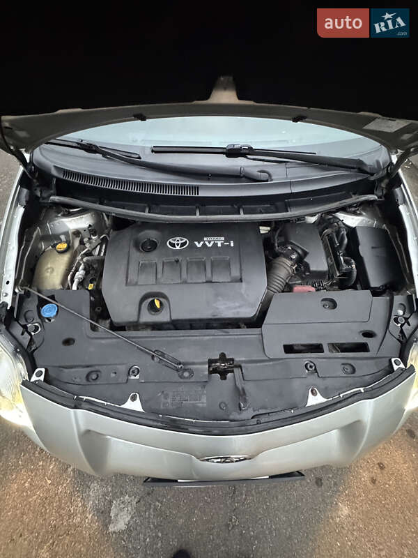 Хэтчбек Toyota Auris 2008 в Киеве фото 28 Хэтчбек Toyota Auris 2008 в Киеве