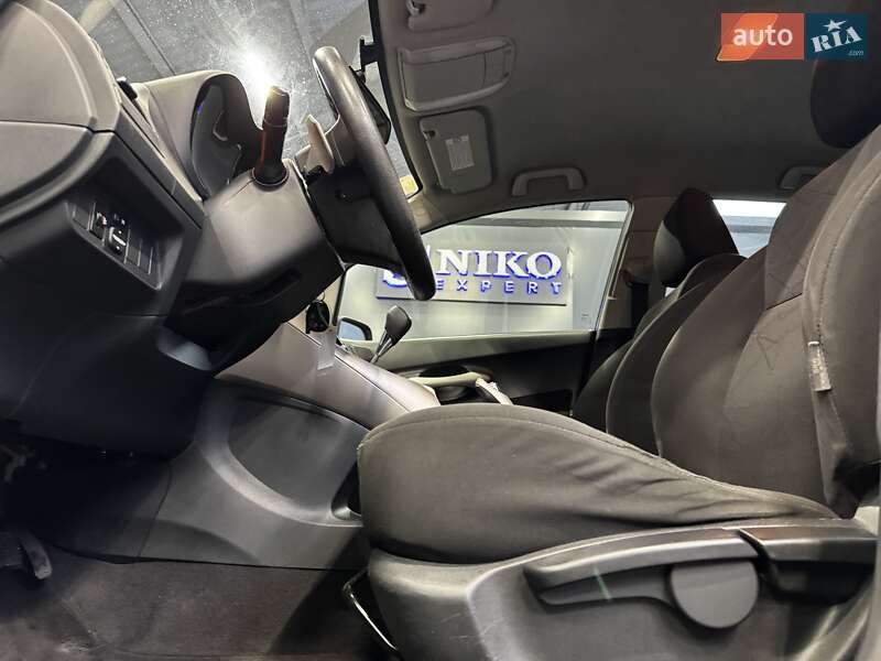 Хэтчбек Toyota Auris 2008 в Киеве фото 29 Хэтчбек Toyota Auris 2008 в Киеве