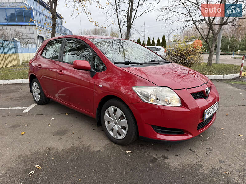 Хэтчбек Toyota Auris 2008 в Киеве