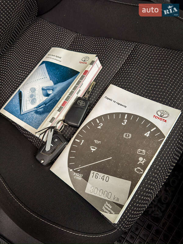 Хэтчбек Toyota Auris 2013 в Киеве