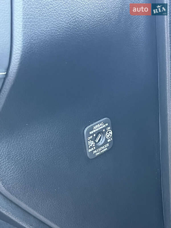 Универсал Toyota Auris 2014 в Житомире фото 36 Универсал Toyota Auris 2014 в Житомире