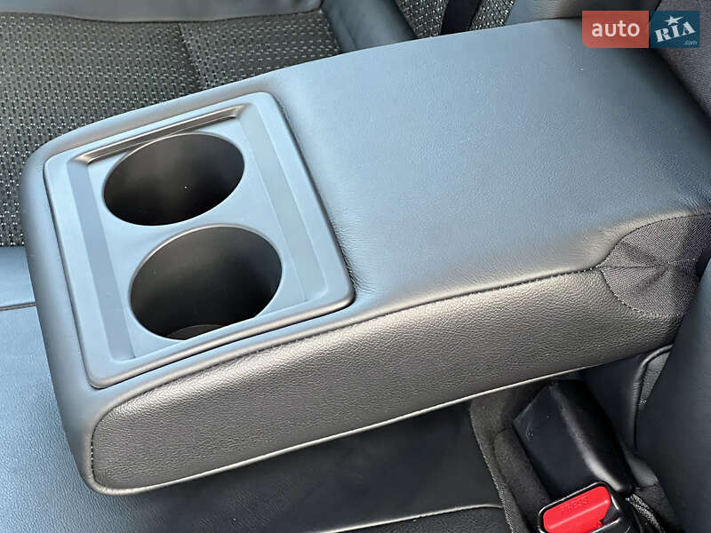 Универсал Toyota Auris 2014 в Житомире фото 49 Универсал Toyota Auris 2014 в Житомире