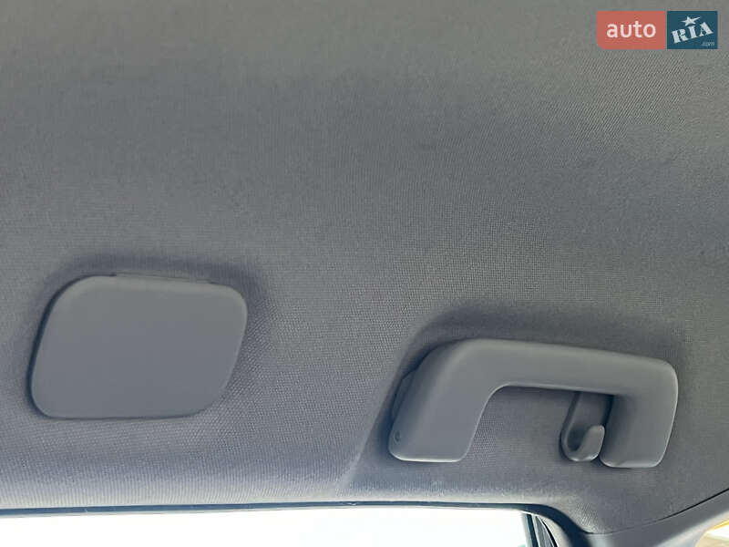 Универсал Toyota Auris 2014 в Житомире фото 53 Универсал Toyota Auris 2014 в Житомире