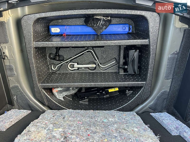 Универсал Toyota Auris 2014 в Житомире фото 74 Универсал Toyota Auris 2014 в Житомире