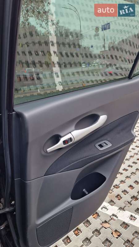 Хетчбек Toyota Auris 2010 в Києві фото 6 Хетчбек Toyota Auris 2010 в Києві