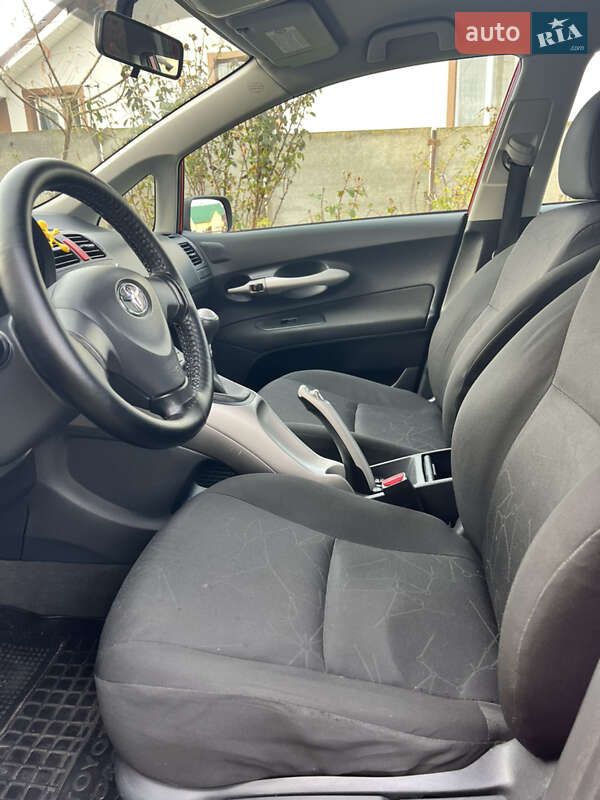 Хэтчбек Toyota Auris 2008 в Копычинце фото 17 Хэтчбек Toyota Auris 2008 в Копычинце