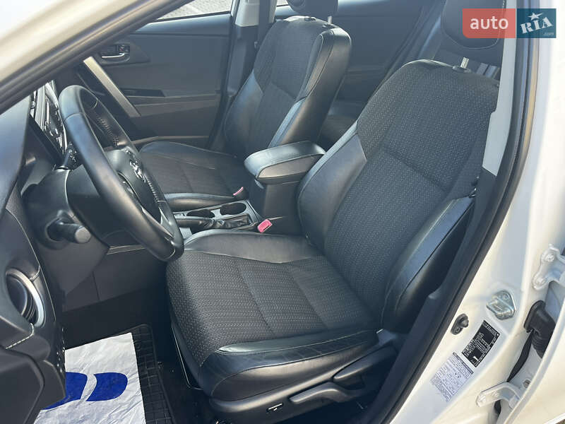 Хэтчбек Toyota Auris 2013 в Луцке фото 21 Хэтчбек Toyota Auris 2013 в Луцке