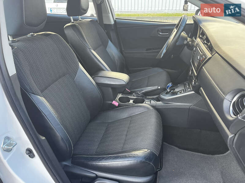 Хэтчбек Toyota Auris 2013 в Луцке фото 36 Хэтчбек Toyota Auris 2013 в Луцке