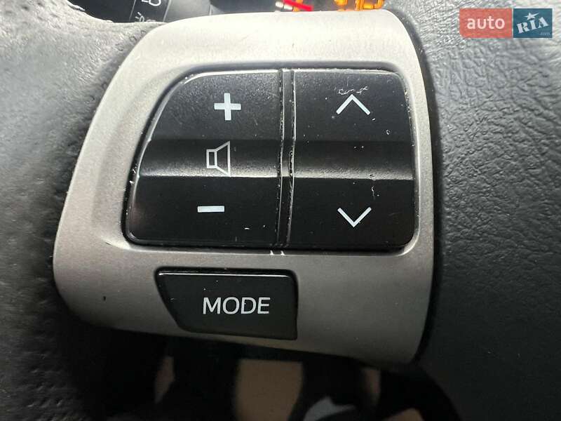 Хэтчбек Toyota Auris 2011 в Киеве фото 14 Хэтчбек Toyota Auris 2011 в Киеве