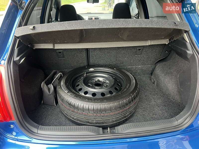 Хэтчбек Toyota Auris 2011 в Киеве фото 23 Хэтчбек Toyota Auris 2011 в Киеве